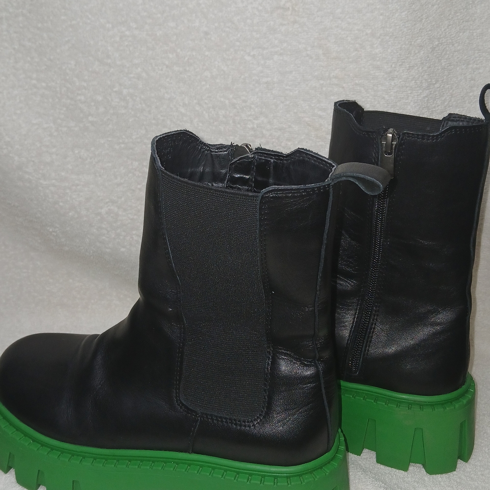 Steve Madden Women's Black Mid-Calf Chelsea Boot Style.Size 8 #Stevemadden